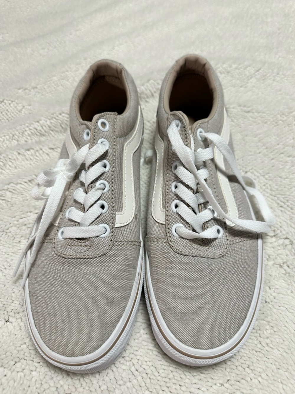 Vans Low-Top Sneakers in Light Taupe with White Stripe